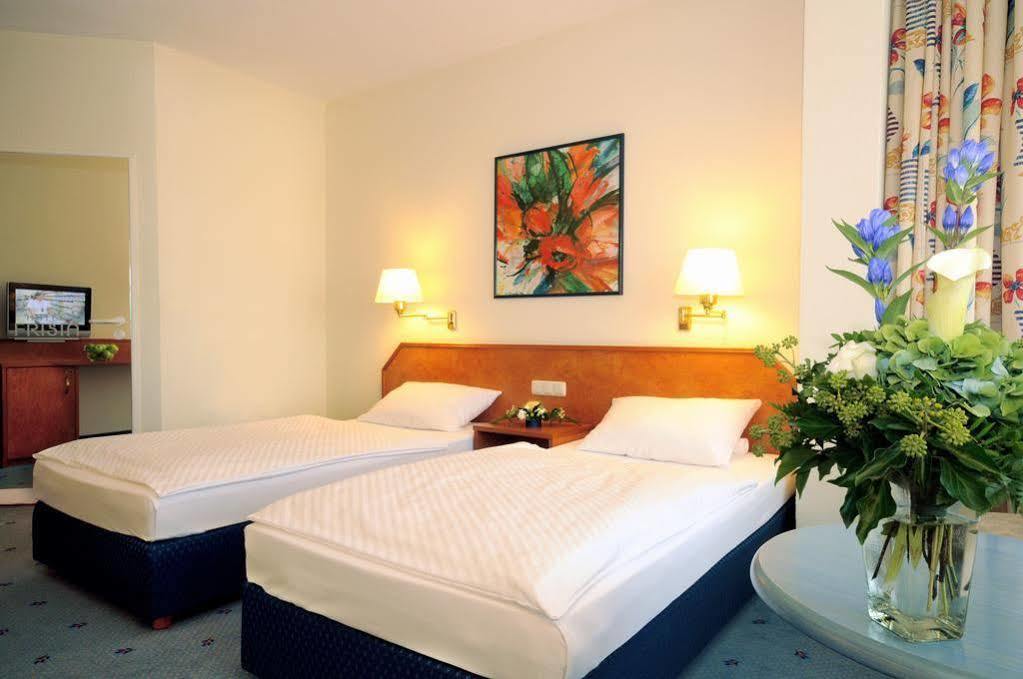 Hotel Frisia Leer Kültér fotó
